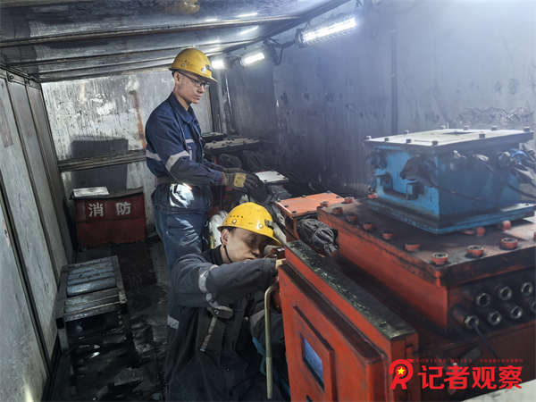 同發(fā)東周窯煤業(yè)公司員工堅(jiān)守崗位保駕護(hù)航企業(yè)發(fā)展 (5)